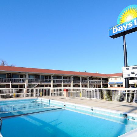 Days Inn By Wyndham Jacksonville Nc Exterior photo