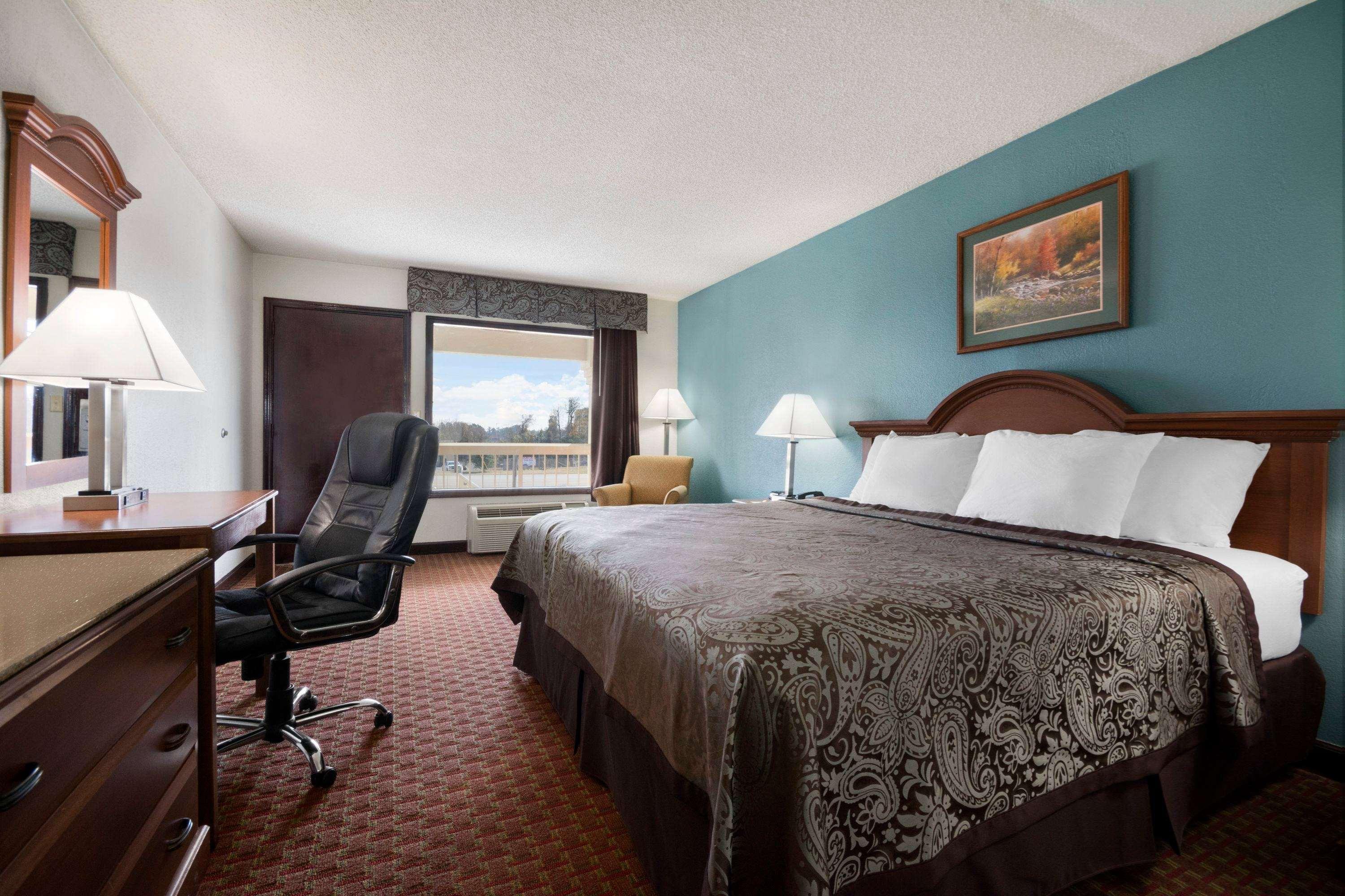 Days Inn By Wyndham Jacksonville Nc Exterior photo