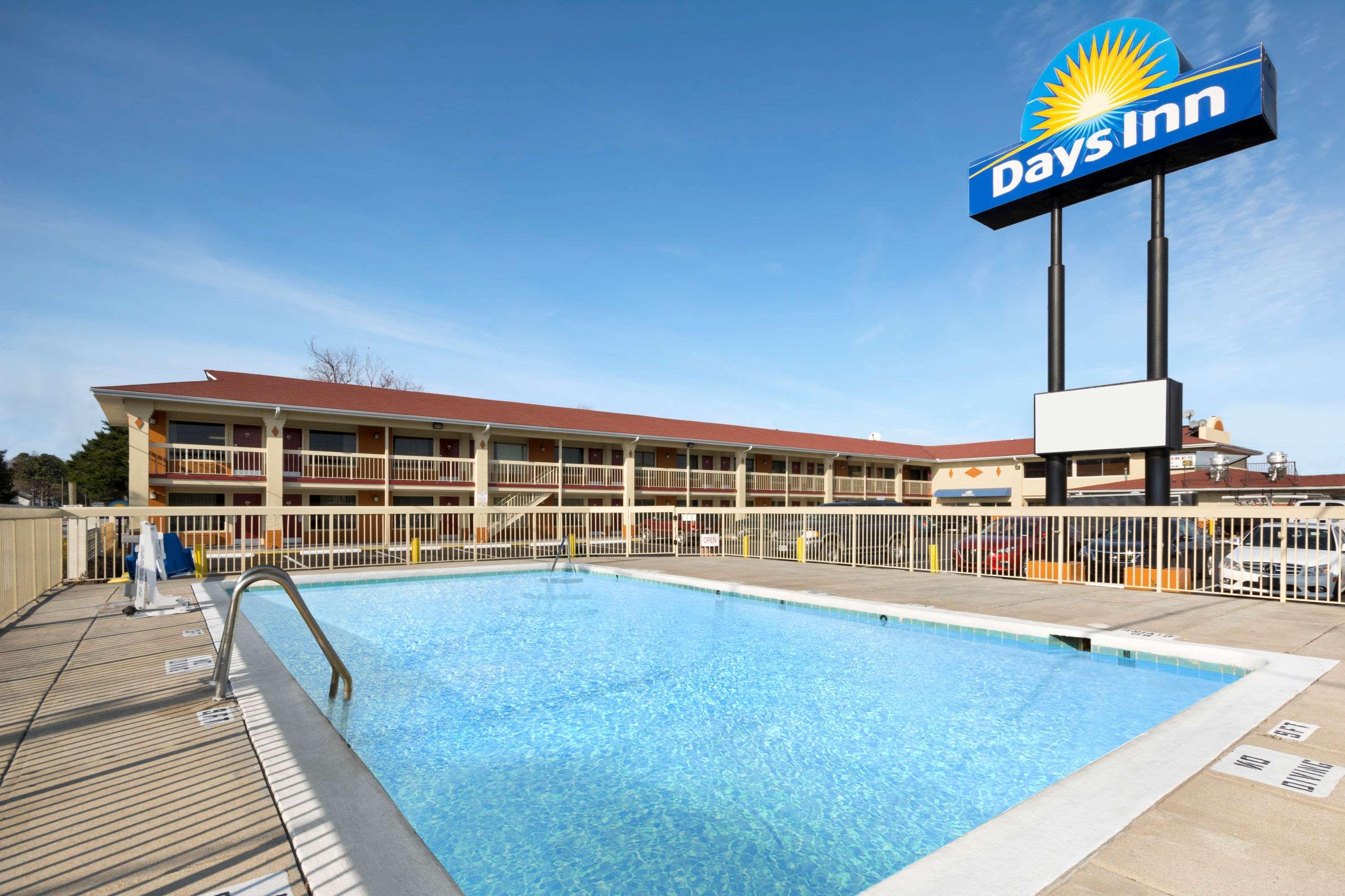 Days Inn By Wyndham Jacksonville Nc Exterior photo