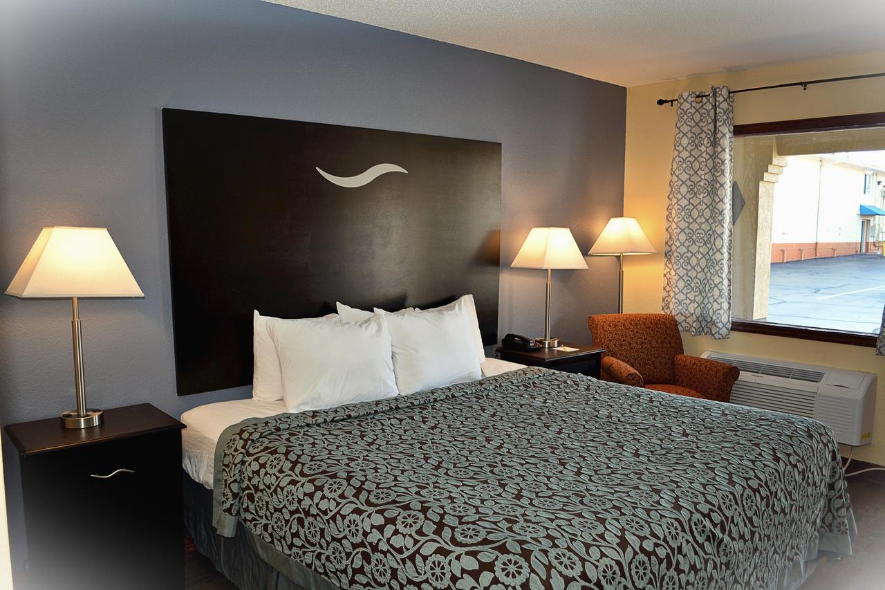 Days Inn By Wyndham Jacksonville Nc Exterior photo