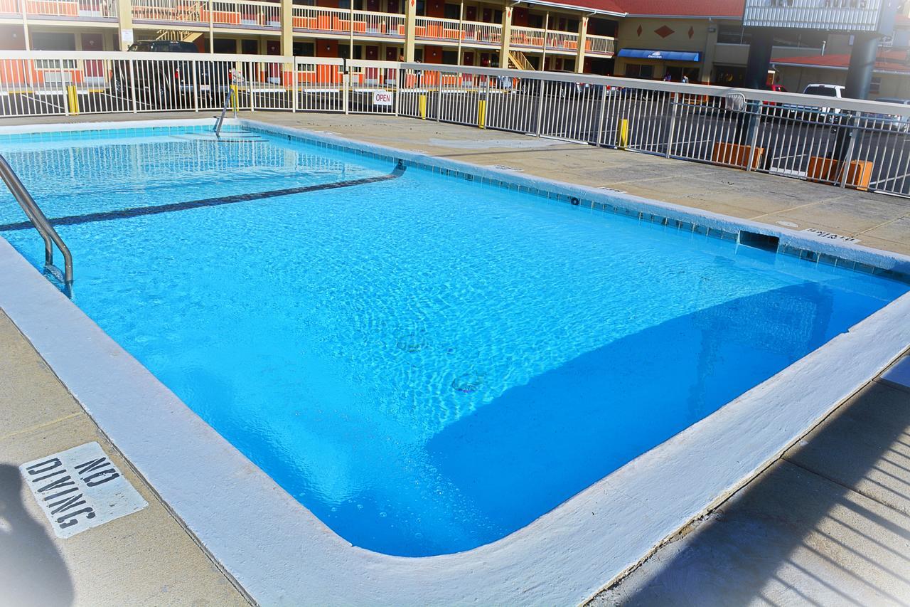 Days Inn By Wyndham Jacksonville Nc Exterior photo