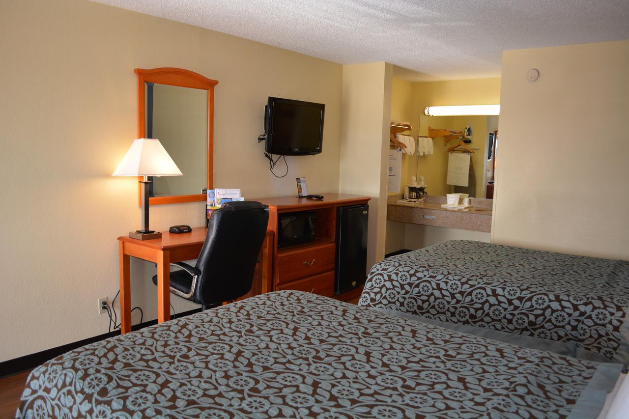 Days Inn By Wyndham Jacksonville Nc Exterior photo
