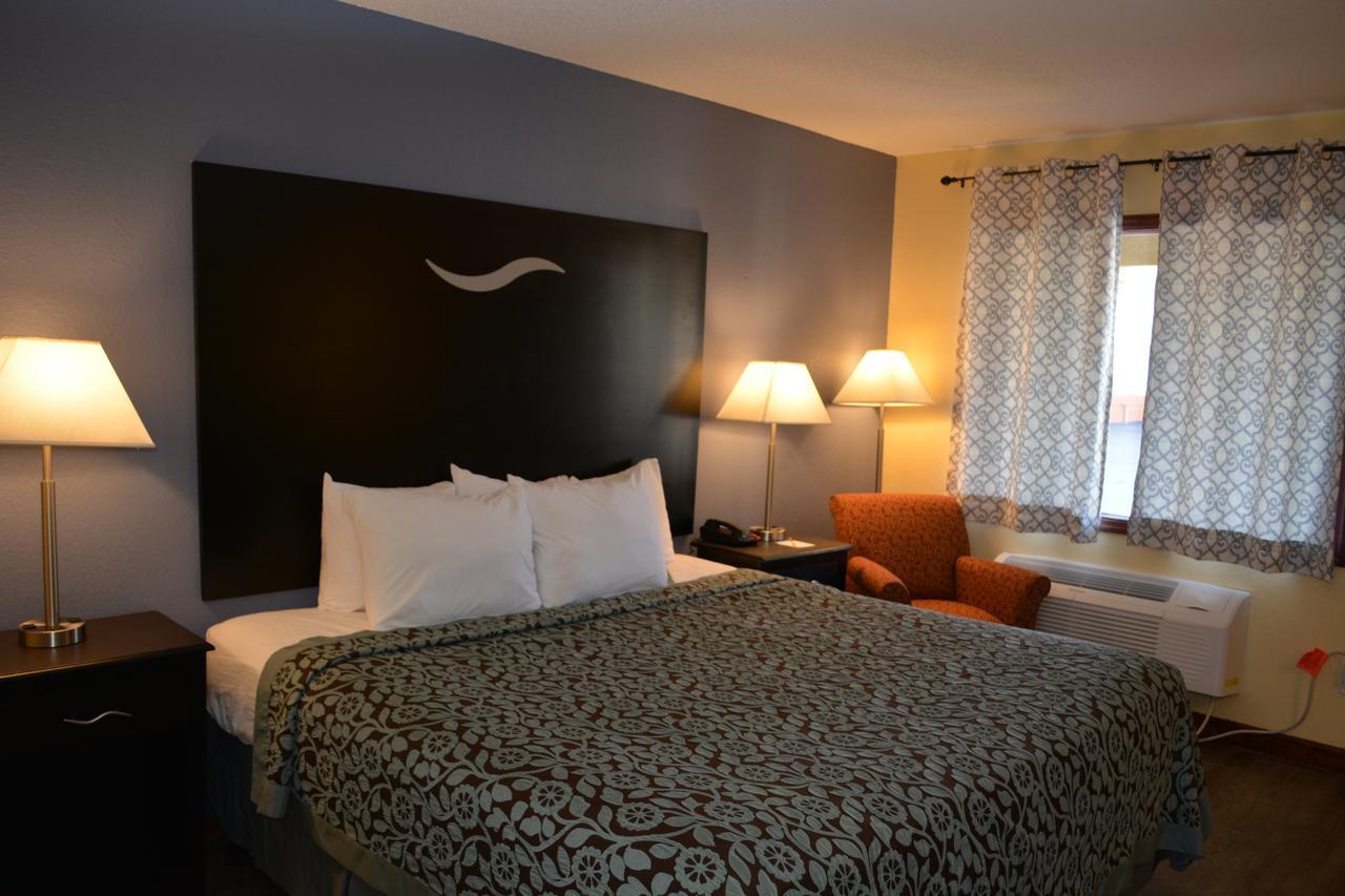 Days Inn By Wyndham Jacksonville Nc Exterior photo