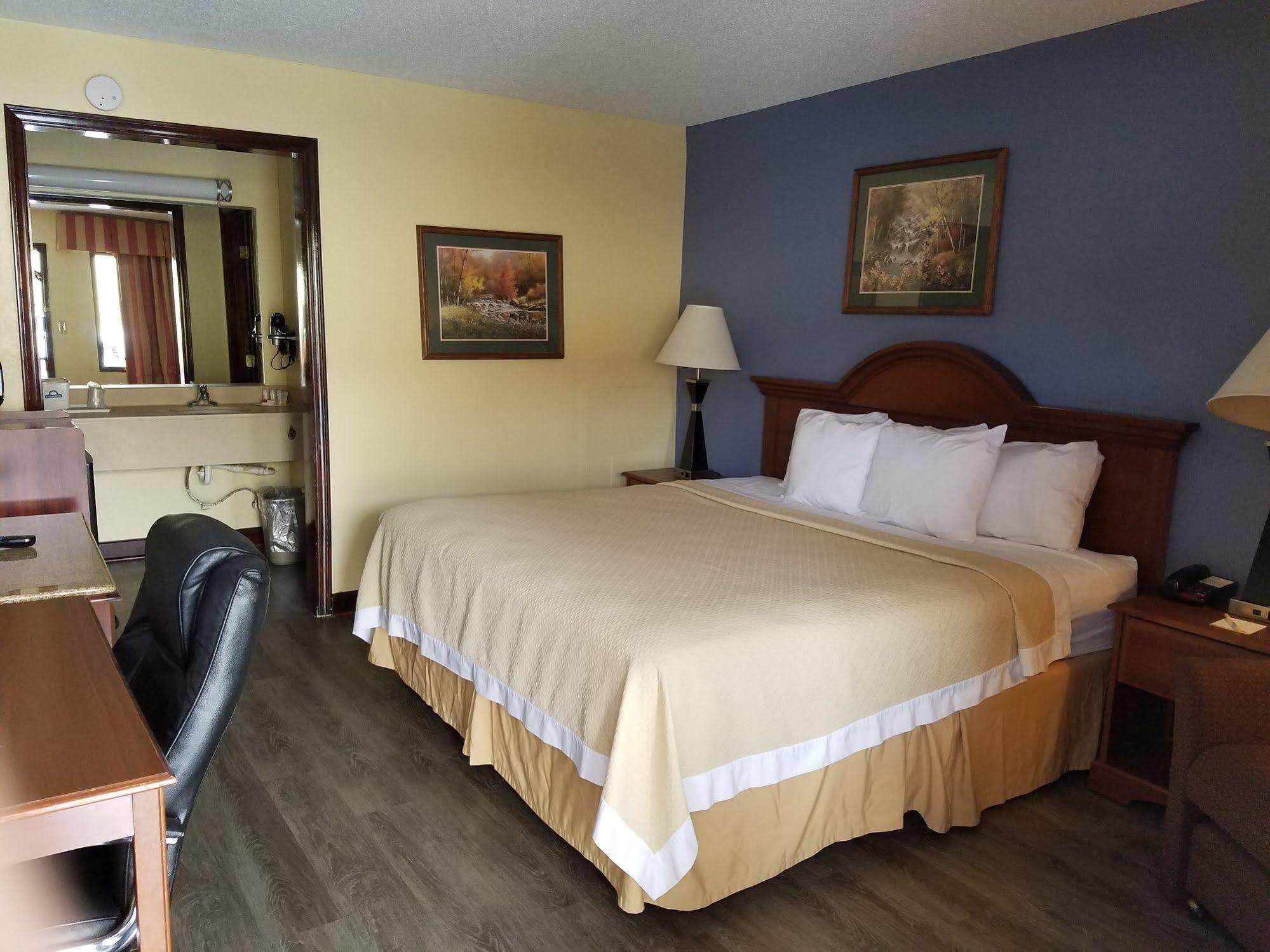 Days Inn By Wyndham Jacksonville Nc Exterior photo