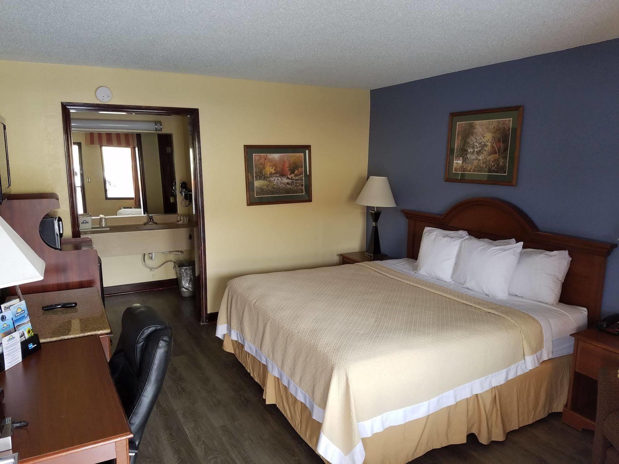 Days Inn By Wyndham Jacksonville Nc Exterior photo