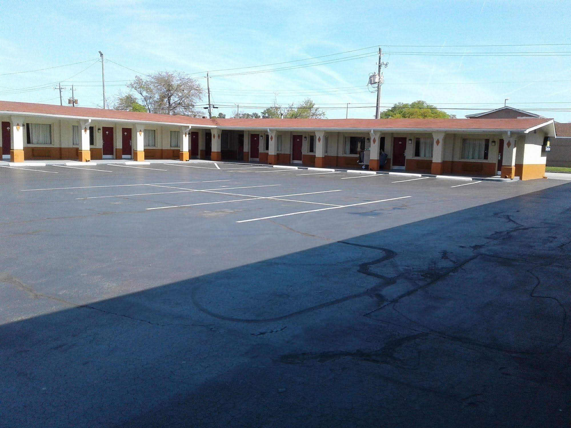 Days Inn By Wyndham Jacksonville Nc Exterior photo