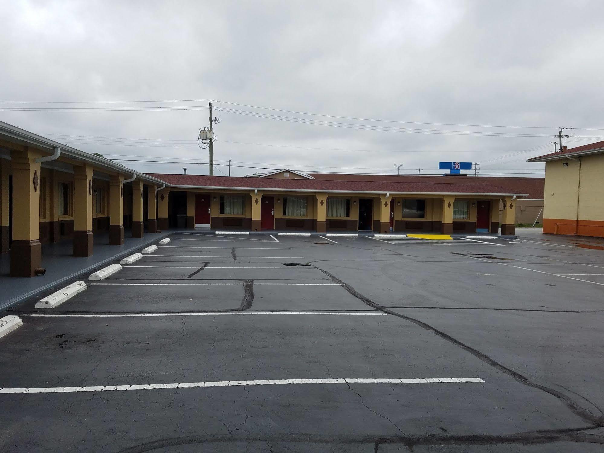 Days Inn By Wyndham Jacksonville Nc Exterior photo